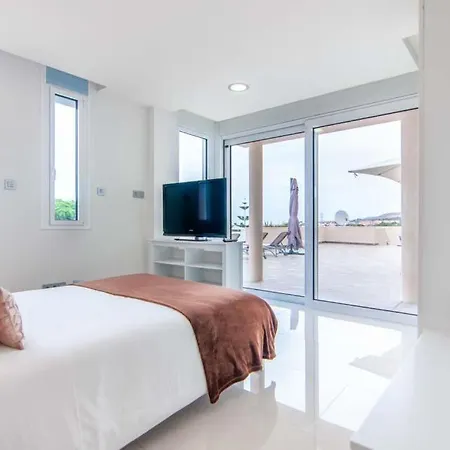 Sleeps 10 Pool Air Con Villa Playa Paraíso