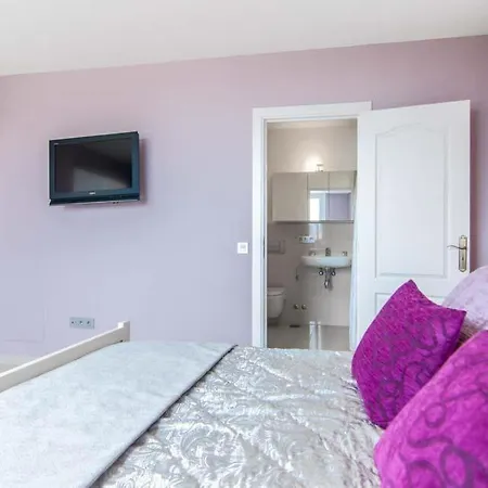 Sleeps 10 Pool Air Con Villa Playa Paraíso