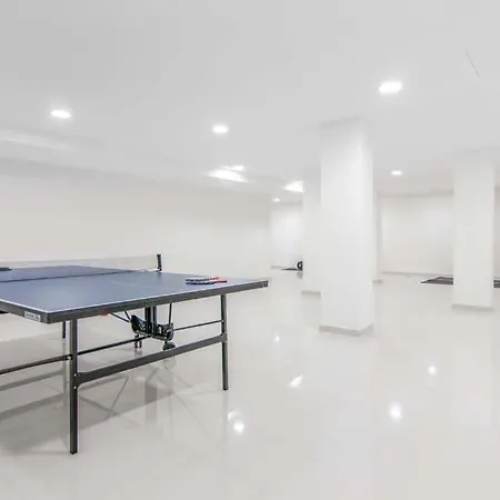 Sleeps 10 Pool Air Con *