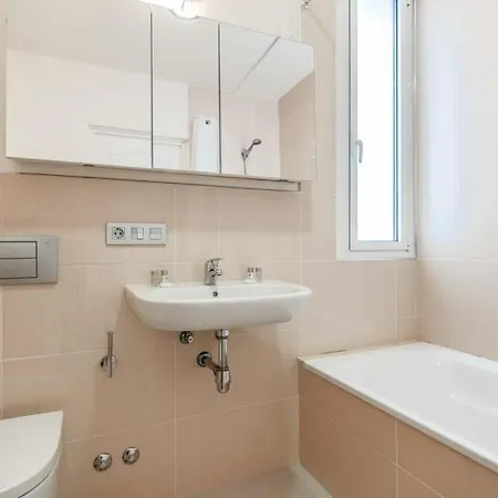 Sleeps 10 Pool Air Con Villa