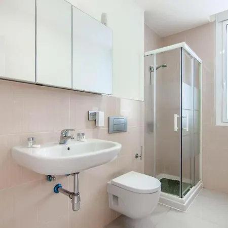 Sleeps 10 Pool Air Con * 帕莱索海滩